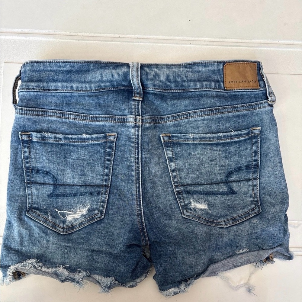 American Eagle Women’s Distressed Denim Shorts Size 4 - Picture 7 of 7